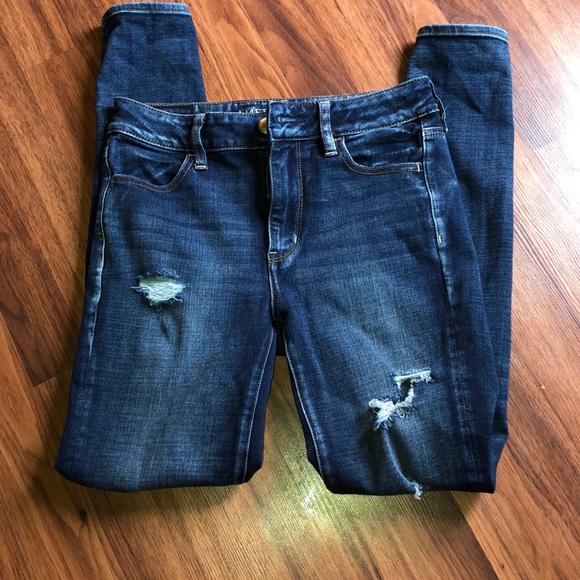 American Eagle Outfitters Denim - Like new super cute distressed jeans